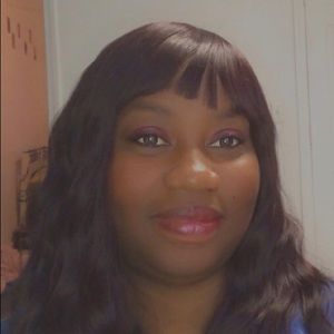 Meet your Posher, Ebony